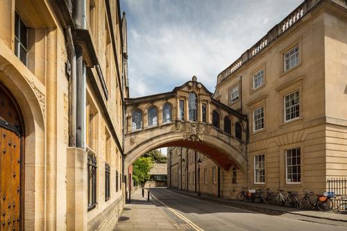 The University of Oxford – here with one of its landmarks, the Hertford Bridge – and the Berlin University Alliance decided to establish a strategic partnership in 2017.